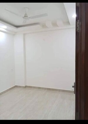 Room in 1 BHK Builder Floor at Saket – for Rent