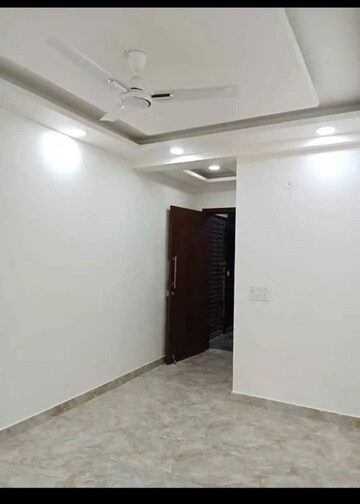 Room in 1 BHK Builder Floor at Saket – for Rent