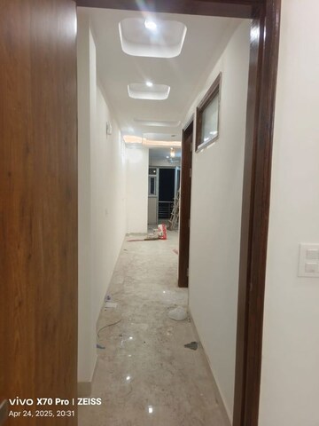 Building Lobby in 2 BHK Apartment at Ekta CHS Mulund West, Mulund West – for Sale