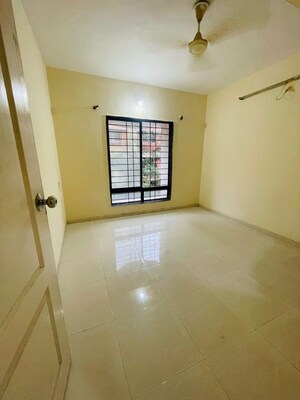 Room in 2 BHK Apartment at Deokar Residency, Wadgaon Sheri – for Rent