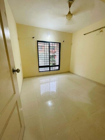 Room in 2 BHK Apartment at Deokar Residency, Wadgaon Sheri – for Rent