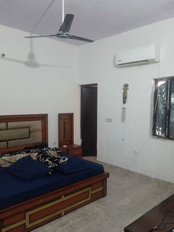2 BHK Apartment For Rent in RWA Apartments Sector 122, Sector 122