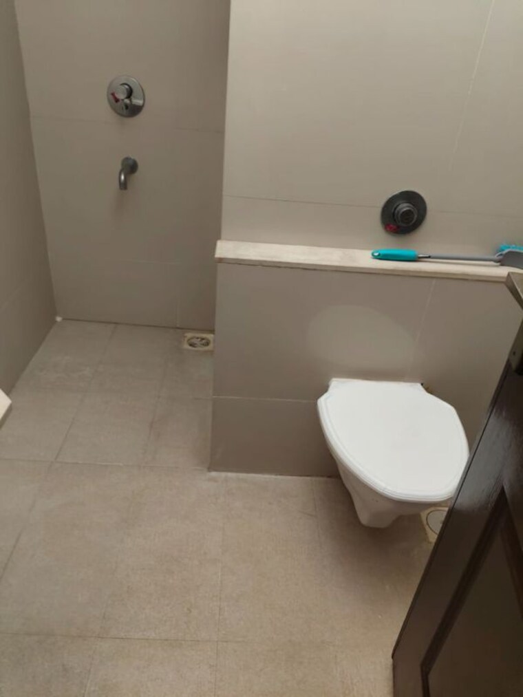 Bathroom, amanora-trendy-homes 2 Bedroom 850 Sq.Ft. Apartment In Hadapsar Pune 10069000