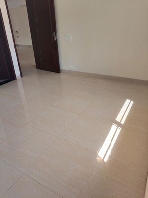 Room in 2 BHK Apartment at Amanora Trendy Homes, Hadapsar – for Rent