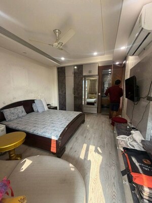 Team Area in 1 BHK Builder Floor at Saket – for Rent