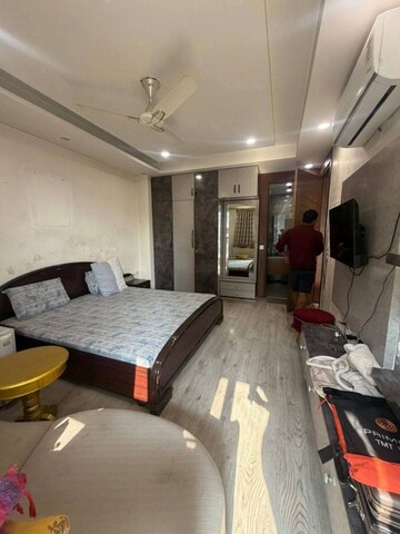 Team Area in 1 BHK Builder Floor at Saket – for Rent