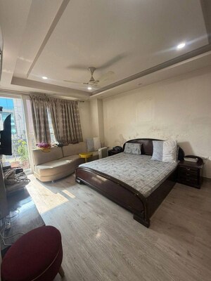 1 BHK Builder Floor For Rent in Saket