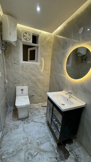 Bathroom in 1 BHK Builder Floor at Palm Residency Chhatarpur, Chattarpur – for Rent