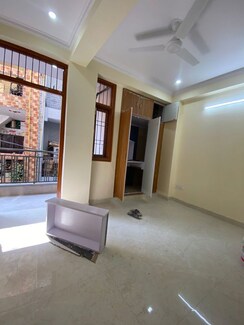 2 BHK + Servant Room Builder Floor For Rent in Chattarpur