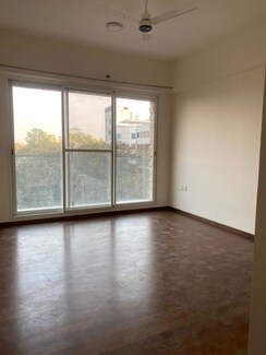 2 BHK Apartment For Rent in Naiknavare Eminence Saga