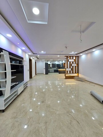 Room in 4 BHK Builder Floor at TDI The Retreat, Sector 89 – for Sale