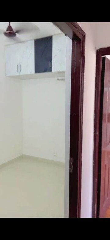 Room in 2.5 BHK Apartment at Radhey Krishna Casa Green I, Sector 16 Greater Noida – for Sale