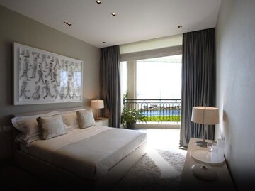 Bedroom in 4 BHK Apartment at Walkeshwar – for Rent