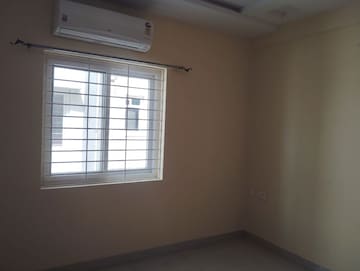 Room in 3 BHK Apartment at Vasavi Shanthinikethan, Whitefields – for Rent