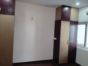 Room in 3 BHK Apartment at Vasavi Shanthinikethan, Whitefields – for Rent