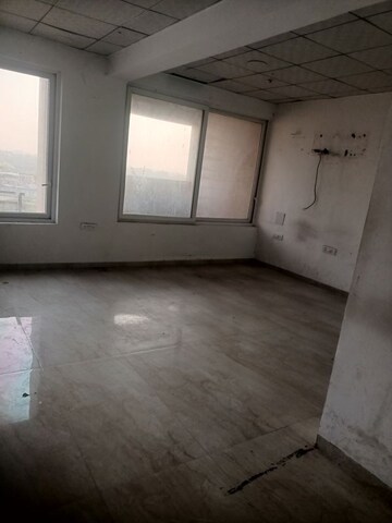 Room in  Office Space in IT/SEZ at Puri 81 Business Hub, Sector 81 – for Rent