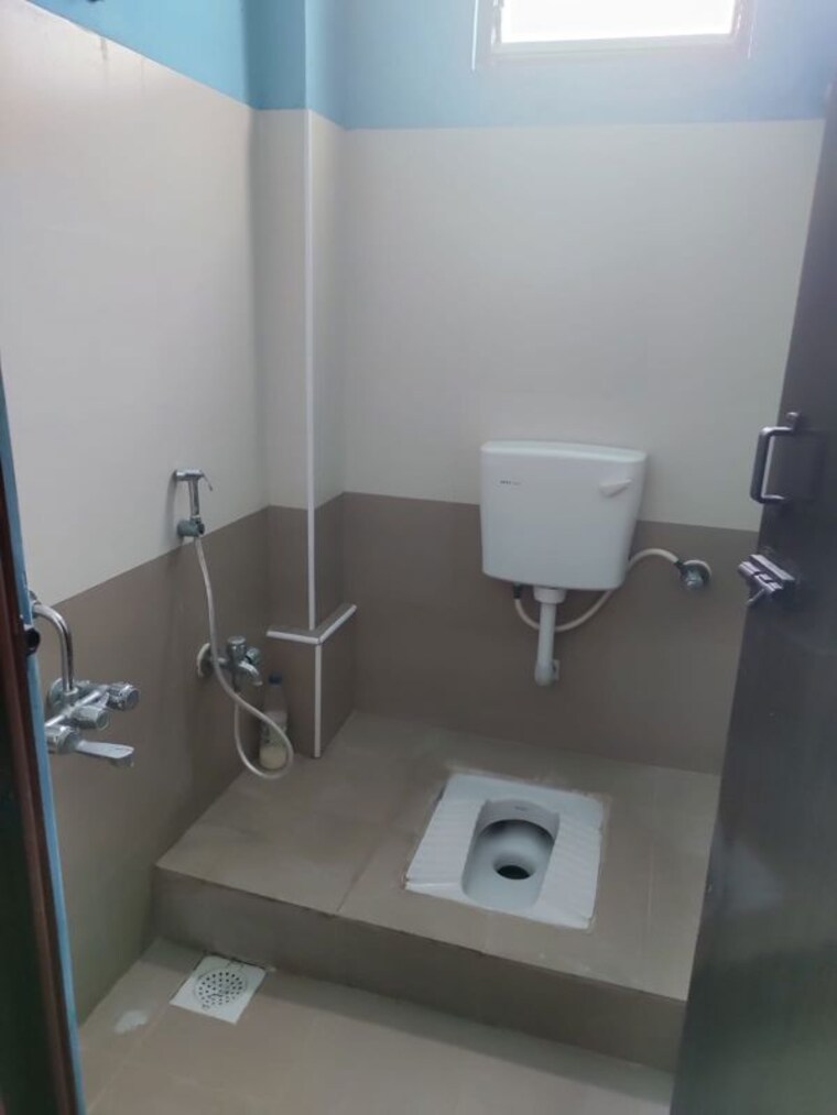 Bathroom, kelambakkam 3 Bedroom 1143 Sq.Ft. Builder Floor In Kelambakkam Chennai 10069147