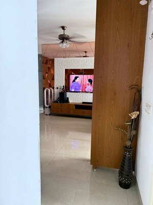 Room in 2 BHK Apartment at M3M Marina, Sector 68 – for Rent