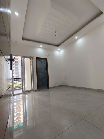 Room in 3 BHK Apartment at Patiala Road – for Sale
