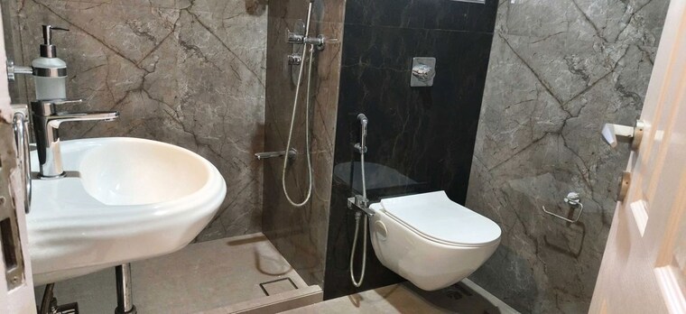 Bathroom, prince-court 2 Bedroom 1000 Sq.Ft. Apartment In Colaba Mumbai 10069256