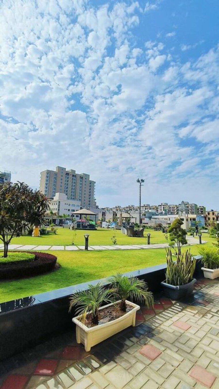 Garden, hermitage-centralis 3 Bedroom 1450 Sq.Ft. Apartment In Vip Road Zirakpur 10069440