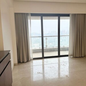 Room in 4 BHK Apartment at Sunteck Signia Pearl, G Block Bkc – for Rent