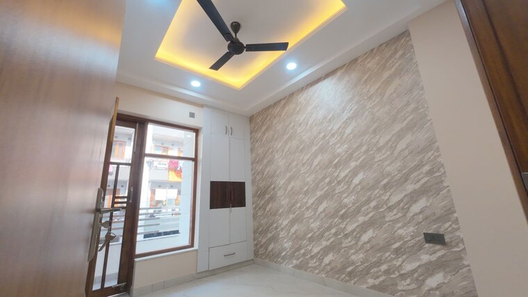 Room, puri-kohinoor 3 Bedroom 135 Sq.Yd. Builder Floor In Sector 89 Faridabad 10069264