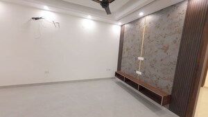 Room in 3 BHK Builder Floor at Puri Kohinoor, Sector 89 – for Sale