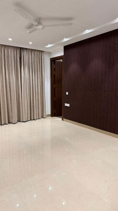 4 BHK + Servant Room Apartment For Sale in Central Park I