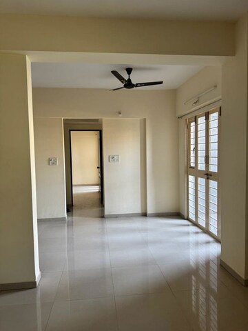 Room in 2 BHK Apartment at Sai Ambience & Sai Vision, Pimple Saudagar – for Rent