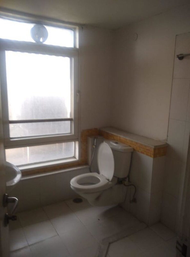 Bathroom, jaypee-green-the-star-court 3 Bedroom 2287 Sq.Ft. Apartment In Jaypee Greens Greater Noida 10069627