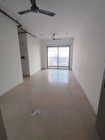 Room in 4 BHK Apartment at Kalpataru Immensa, Kolshet Road – for Rent
