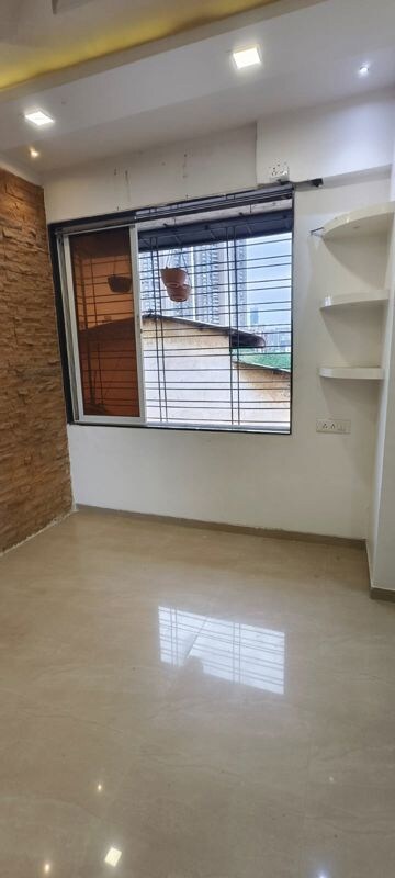 Room in 1 BHK Apartment at Ashirwad CHS Dadar East, Dadar East – for Rent