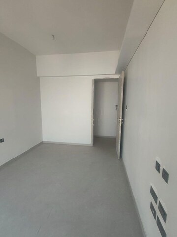 Room in 2 BHK Apartment at Rustomjee Paramount, Khar West – for Sale