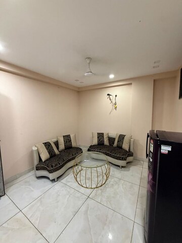 Bedroom in 2 BHK Builder Floor at Suncity – for Rent