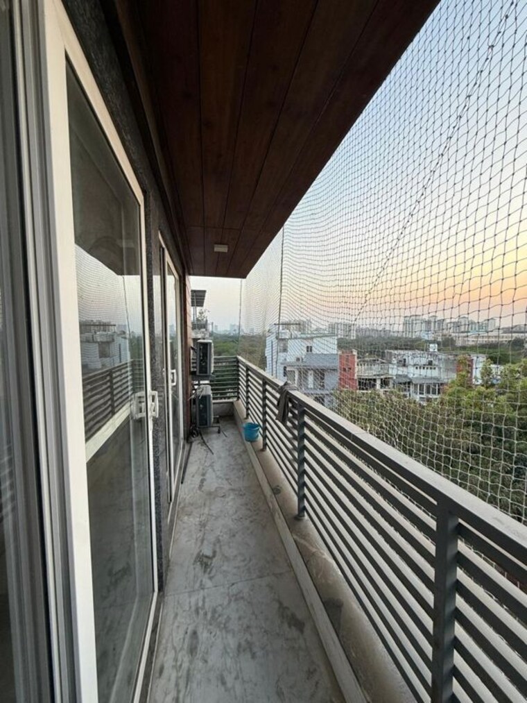 Balcony, suncity 2 Bedroom 950 Sq.Ft. Builder Floor In Suncity Gurgaon 10069666