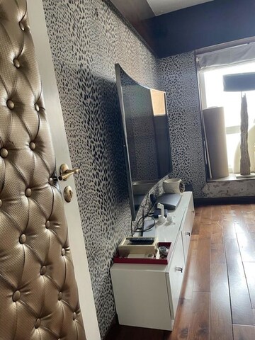 Team Area in 2.5 BHK Apartment at DB Woods, Goregaon East – for Rent