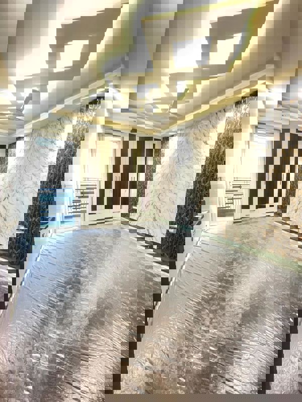 4 BHK + Servant Room 342 Sq.Yd. Apartment in Huda Staff Colony