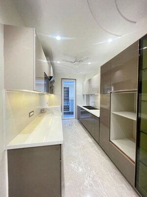 Kitchen in 4 BHK Apartment at Huda Staff Colony, Sector 46 – for Sale