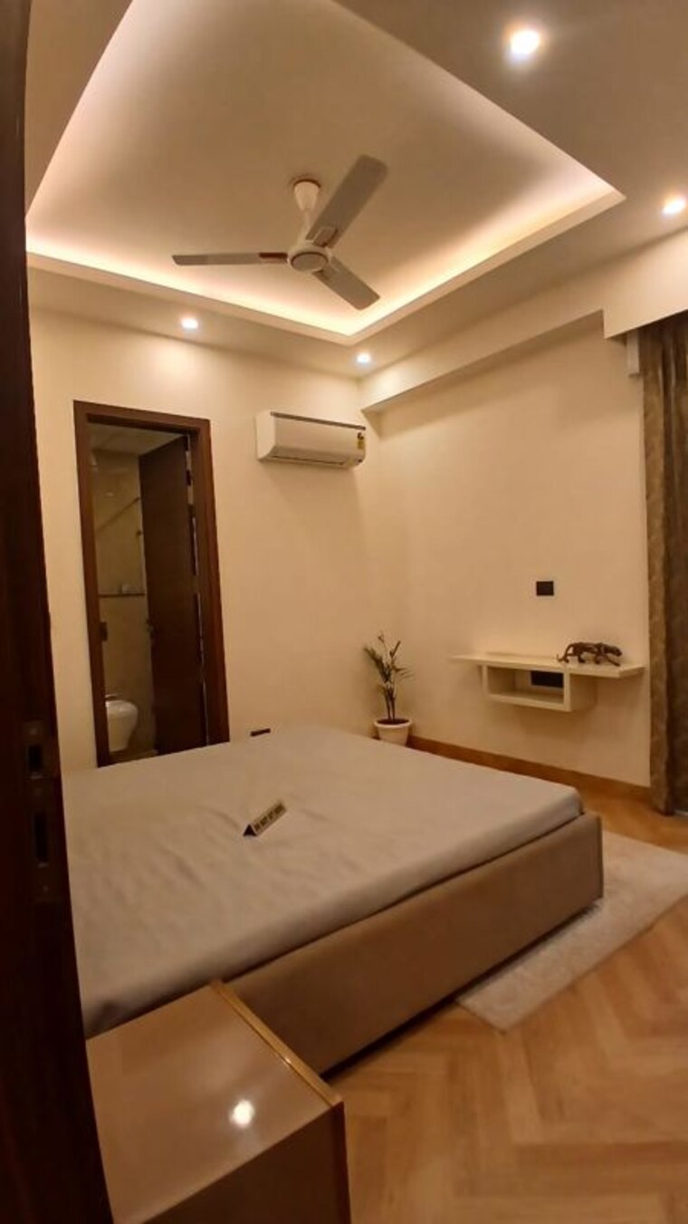 Master Bedroom, sector 71 3 Bedroom 1650 Sq.Ft. Builder Floor In Sector 71 Gurgaon 10069872