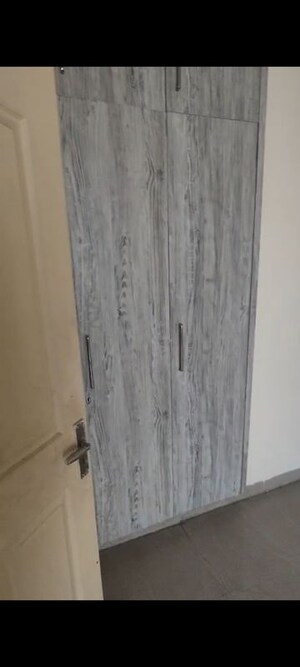 Building Lobby in 3 BHK Apartment at Mapsko Paradise, Sector 83 – for Rent