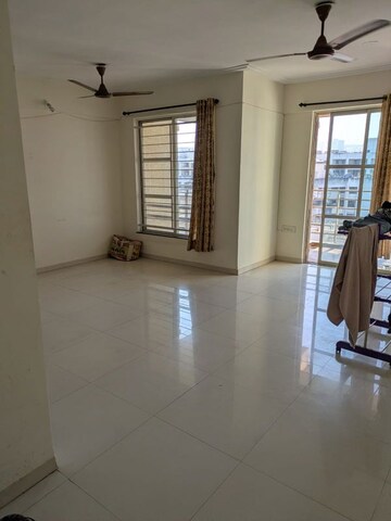 Room in 3 BHK Apartment at Comfort Zone, Balewadi – for Rent