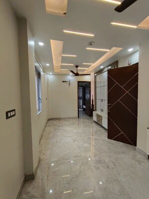 Building Lobby in 4 BHK Builder Floor at Janakpuri – for Sale
