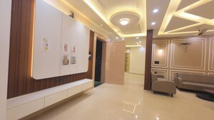 Building Lobby in 4 BHK Builder Floor at TDI The Retreat, Sector 89 – for Sale