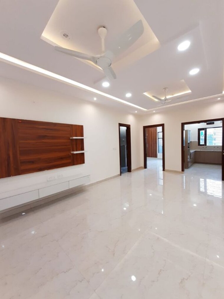Room, tdi-the-retreat 4 Bedroom 400 Sq.Yd. Builder Floor In Sector 89 Faridabad 10069906