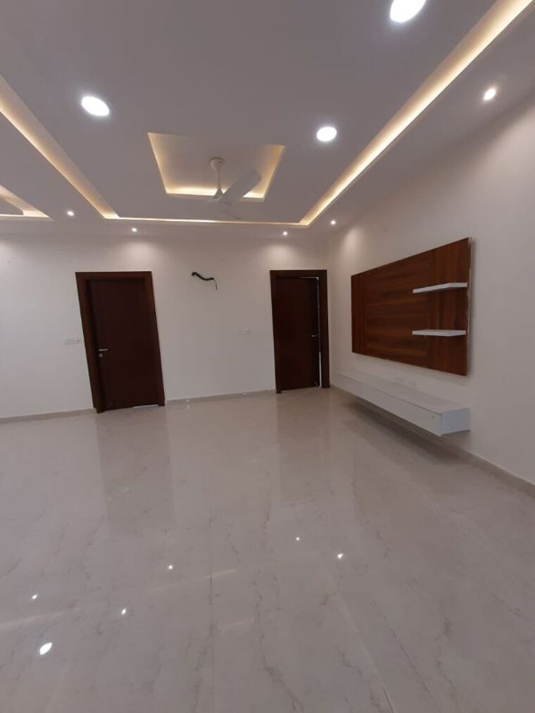 Room, tdi-the-retreat 4 Bedroom 400 Sq.Yd. Builder Floor In Sector 89 Faridabad 10069906
