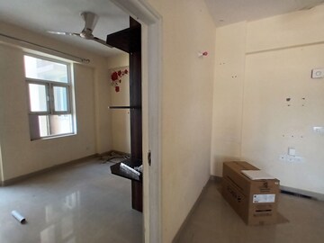 Room in 2 BHK Apartment at Shree Vardhman Mantra, Sector 67 – for Rent