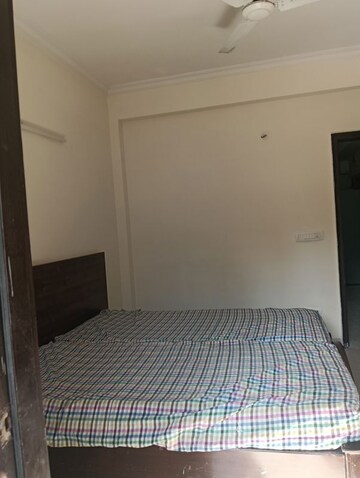 Bedroom in 3 BHK Builder Floor at Sector 14 – for Rent