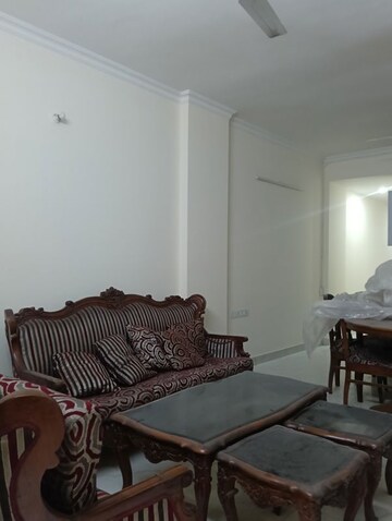 Bedroom in 3 BHK Builder Floor at Sector 14 – for Rent