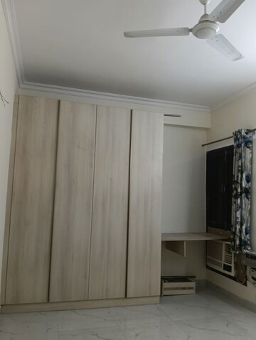 Bedroom in 3 BHK Builder Floor at Sector 14 – for Rent